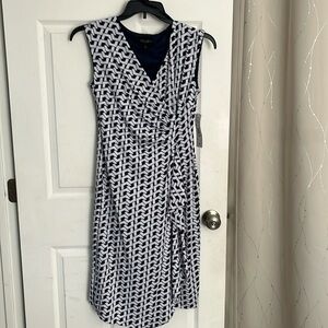 NWT cape sleeves dress